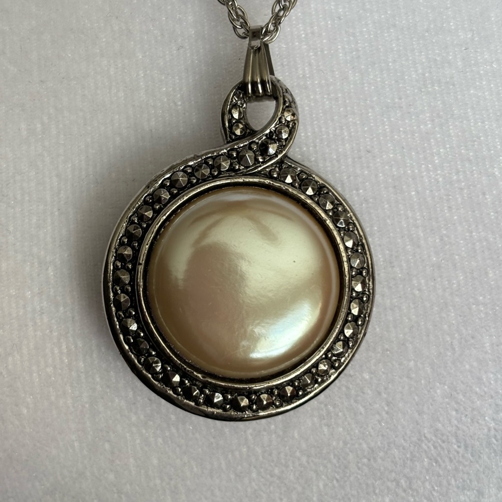 Vintage Avon Pearl Pendant Necklace | Silver Tone Marcasite Style | Signed